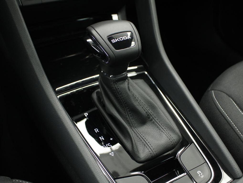 Skoda Karoq 1.5 TSI ACT Design DSG 110 kW (150 CV) - 9