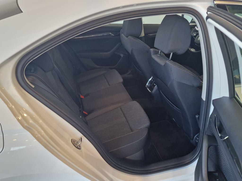 Skoda Octavia 2.0 TDI Selection DSG 110 kW (150 CV) - 5