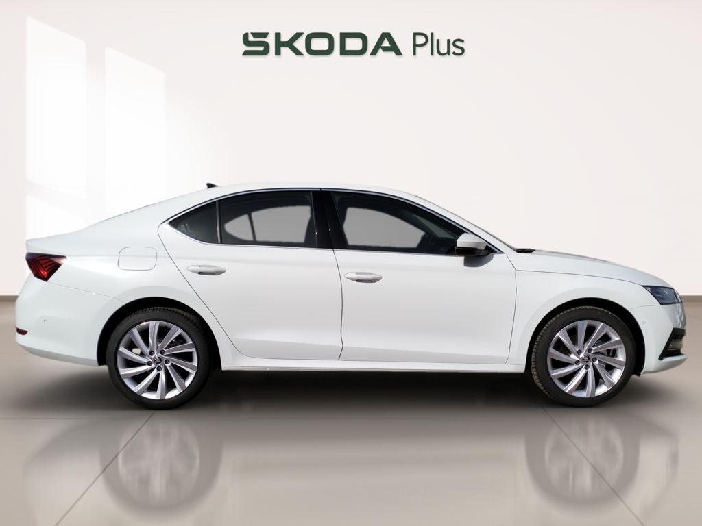Skoda Octavia 1.5 TSI m-HEV Selection DSG 110 kW (150 CV) - 2
