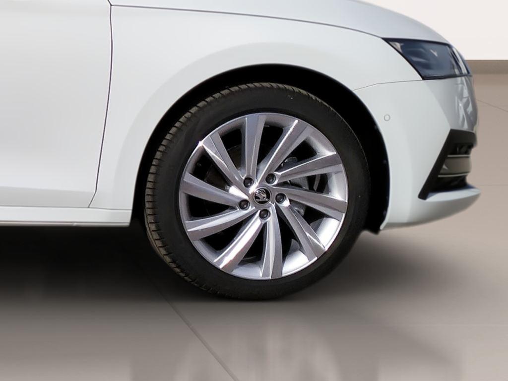 Skoda Octavia 1.5 TSI m-HEV Selection DSG 110 kW (150 CV) - 7