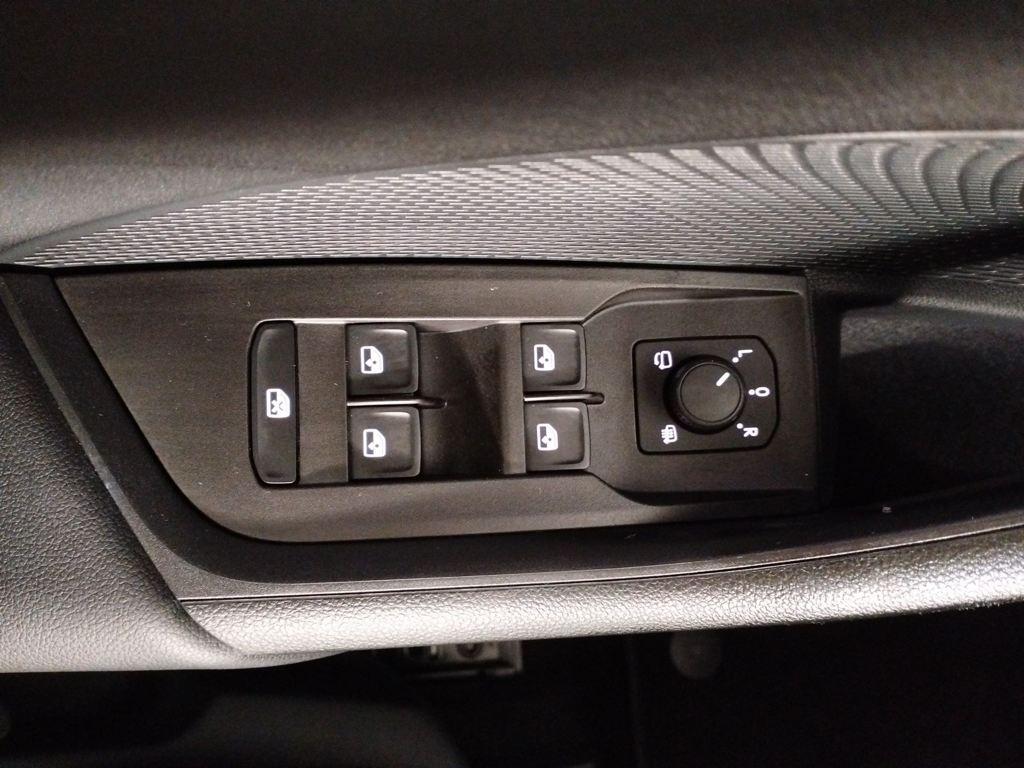 Skoda Octavia 1.5 TSI m-HEV Selection DSG 110 kW (150 CV) - 8