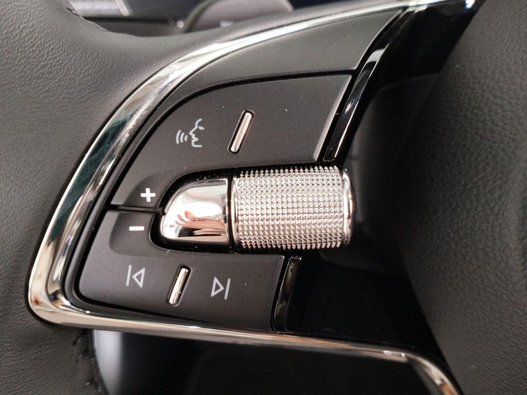 Skoda Octavia 1.5 TSI m-HEV Selection DSG 110 kW (150 CV) - 9