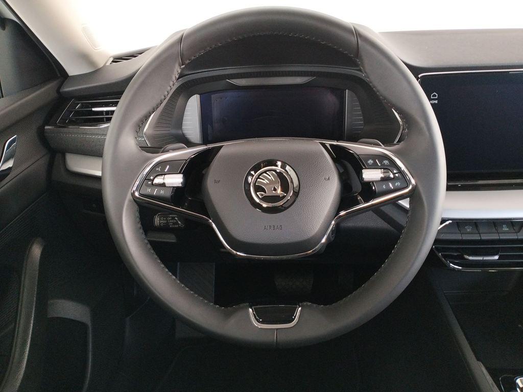 Skoda Octavia 1.5 TSI m-HEV Selection DSG 110 kW (150 CV) - 10