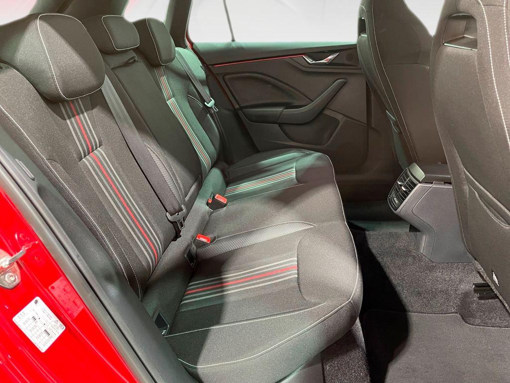 Skoda Kamiq 1.0 TSI Monte Carlo DSG 85 kW (115 CV) - 5