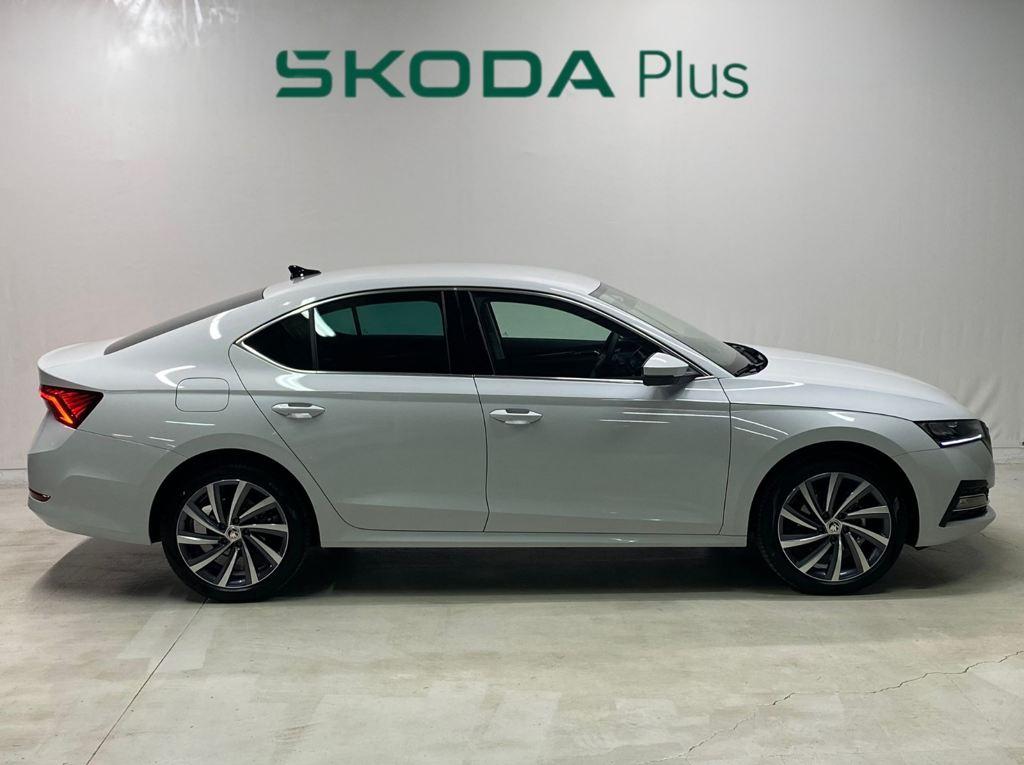 Skoda Octavia 1.5 TSI m-HEV Selection DSG 110 kW (150 CV) - 2