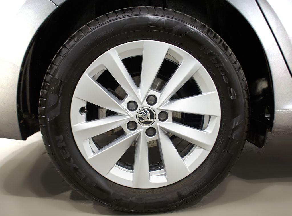 Skoda Scala 1.0 TSI Selection 85 kW (115 CV) - 7