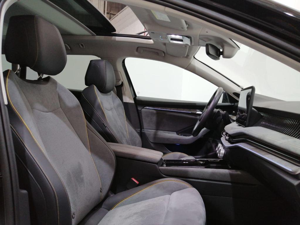 Skoda Superb Combi 1.5 TSI m-HEV Selection DSG 110 kW (150 CV) - 4