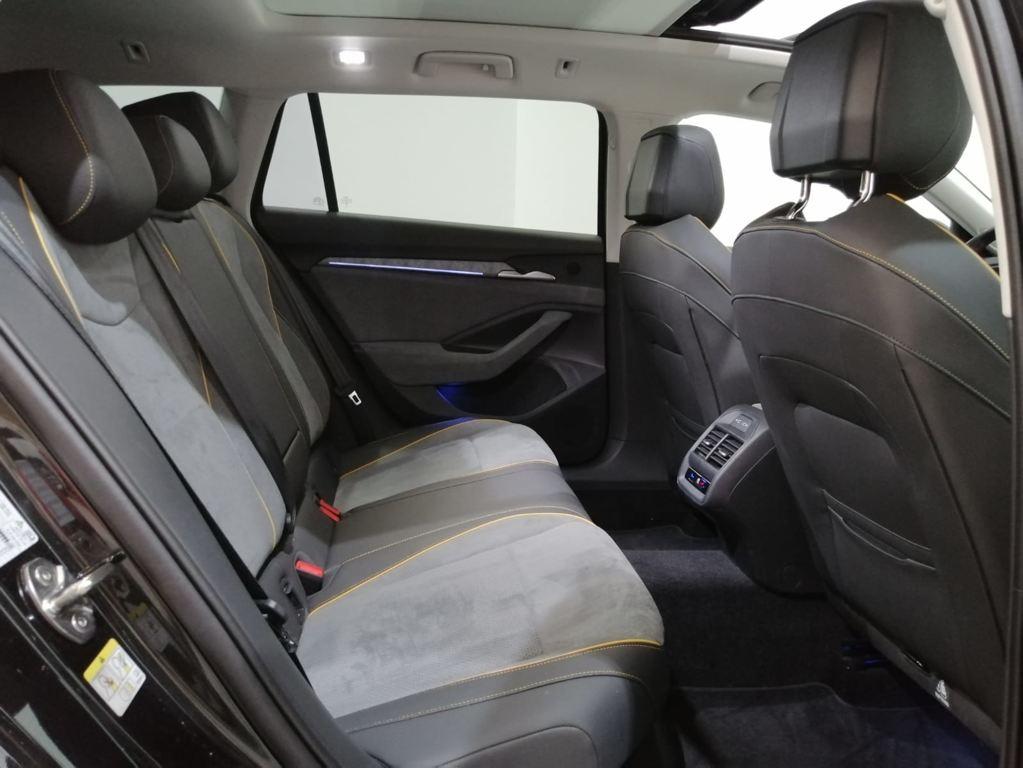 Skoda Superb Combi 1.5 TSI m-HEV Selection DSG 110 kW (150 CV) - 5