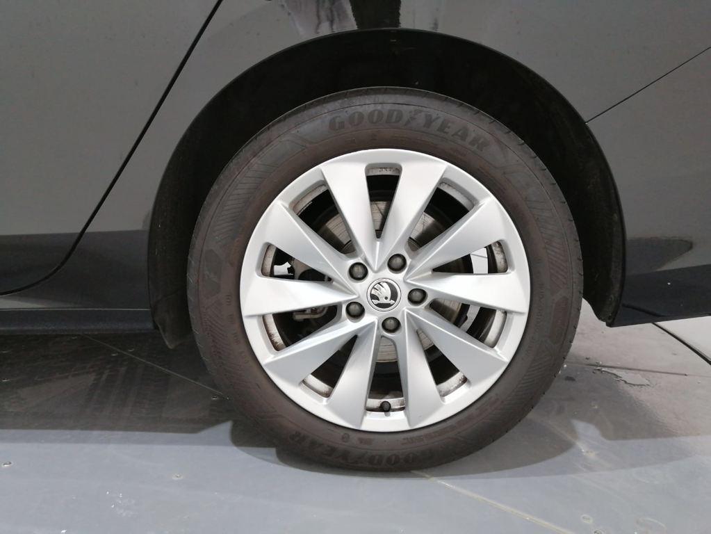 Skoda Superb Combi 1.5 TSI m-HEV Selection DSG 110 kW (150 CV) - 7