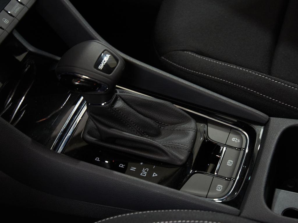 Skoda Karoq 1.5 TSI ACT Selection DSG 110 kW (150 CV) - 13