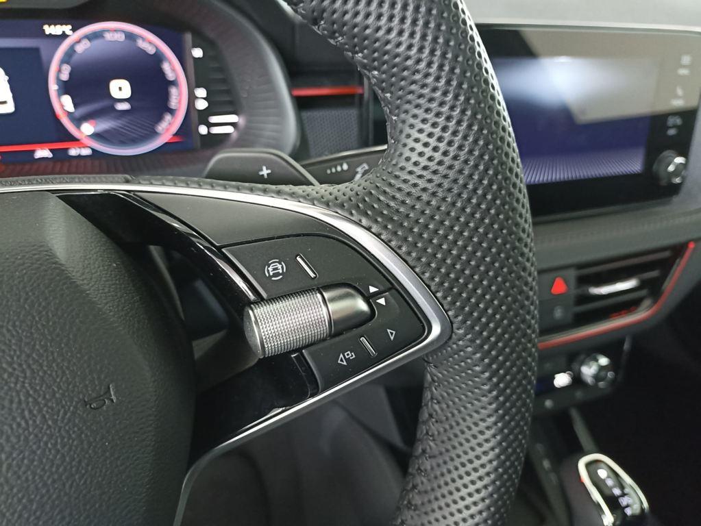 Skoda Kamiq 1.0 TSI Monte Carlo DSG 85 kW (115 CV) - 11