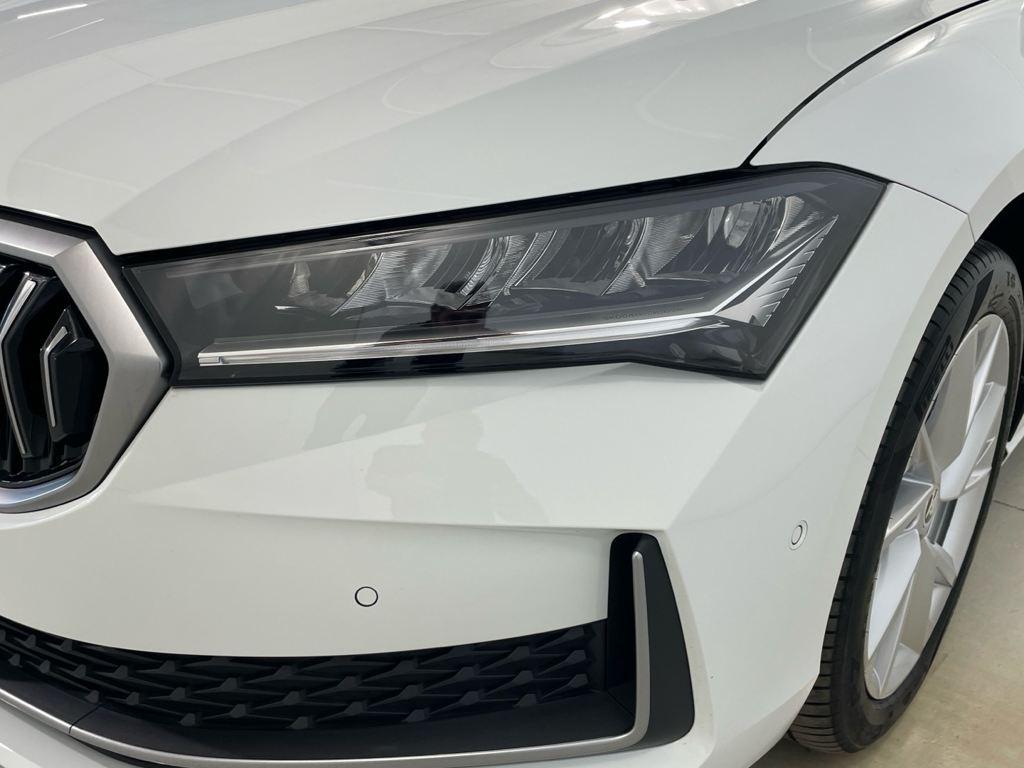 Skoda Superb Combi 1.5 TSI m-HEV Selection DSG 110 kW (150 CV) - 11