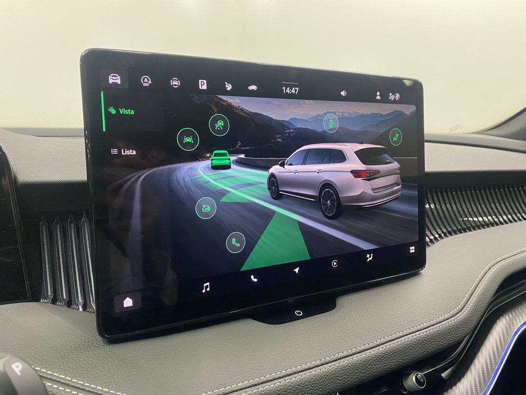 Skoda Superb Combi 1.5 TSI m-HEV Sportline DSG 110 kW (150 CV) - 11