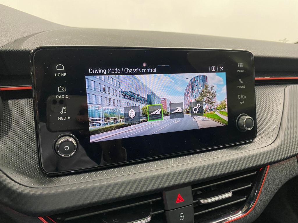 Skoda Kamiq 1.0 TSI Montecarlo DSG 85 kW (115 CV) - 13