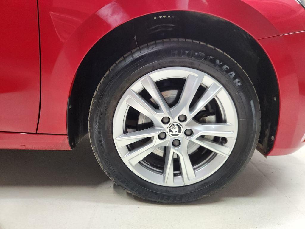 Skoda Fabia 1.0 TSI Design 85 KW (115 CV) - 7