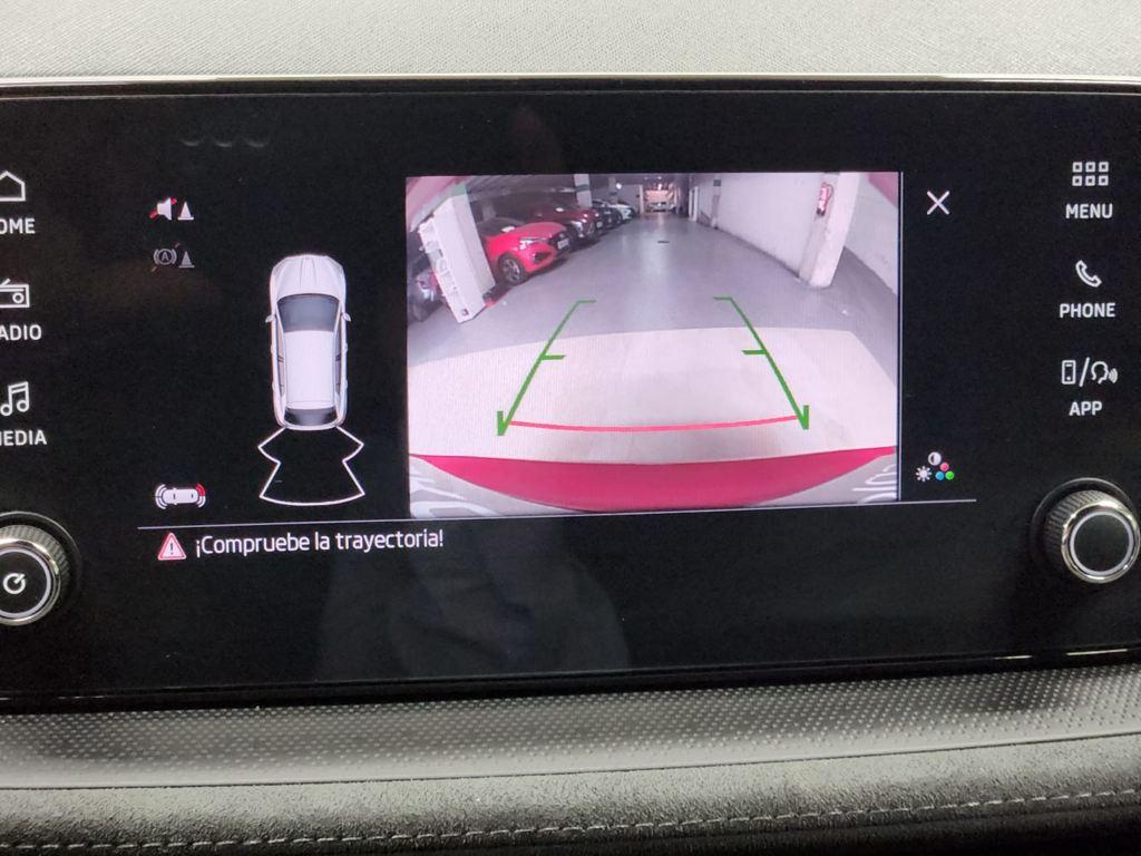 Skoda Fabia 1.0 TSI Design 85 KW (115 CV) - 10