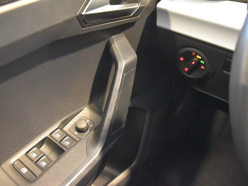 SEAT Arona 1.0 TSI Style XM 81 kW (110 CV) - 18