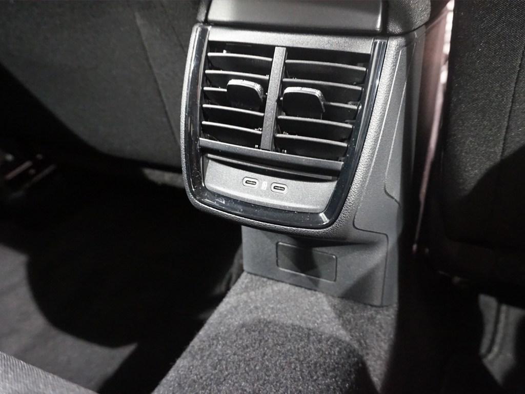 Skoda Kamiq 1.0 TSI Selection DSG 85 kW (115 CV) - 10