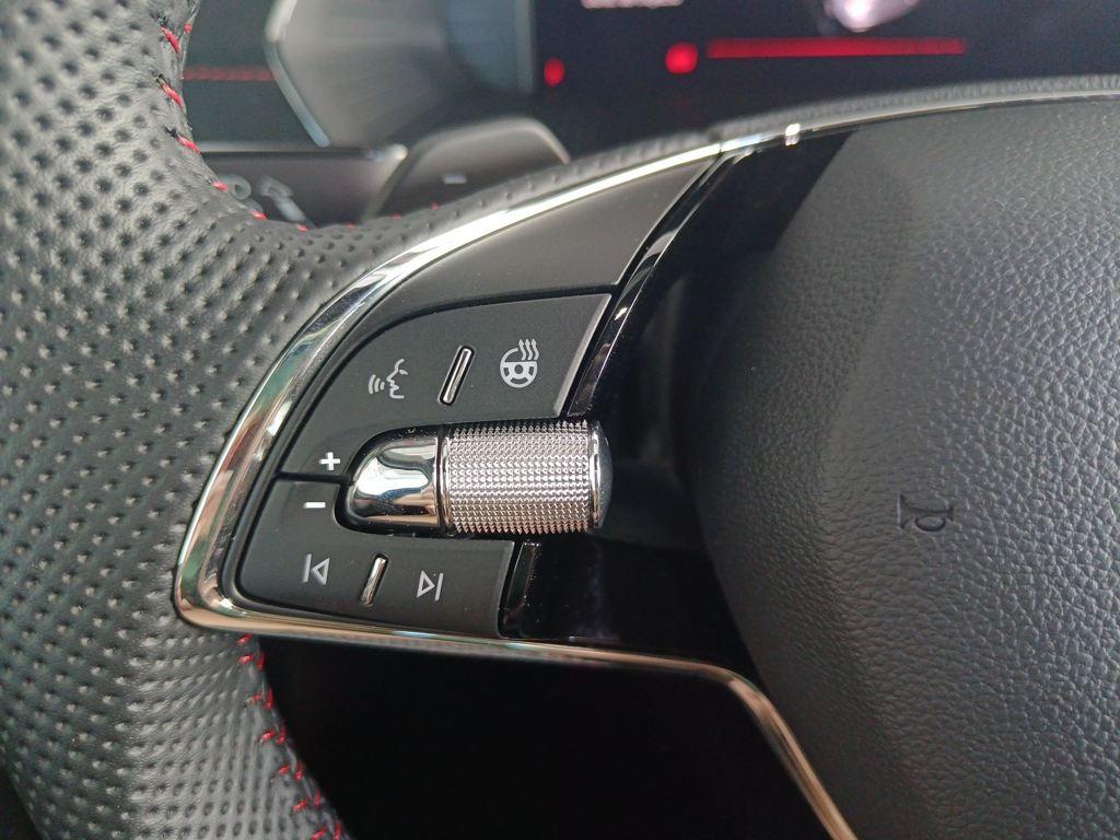 Skoda Octavia Combi 2.0 TSI RS Plus DSG 180 kW (245 CV) - 9