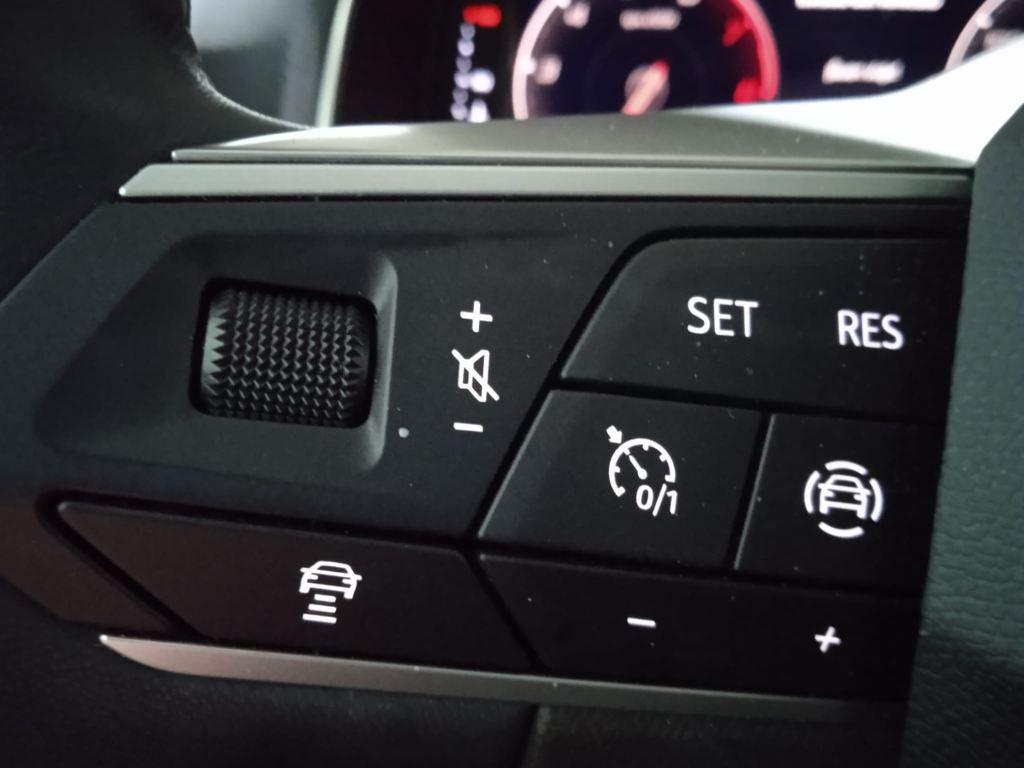 SEAT Arona 1.0 TSI Style XM 81 kW (110 CV) - 8