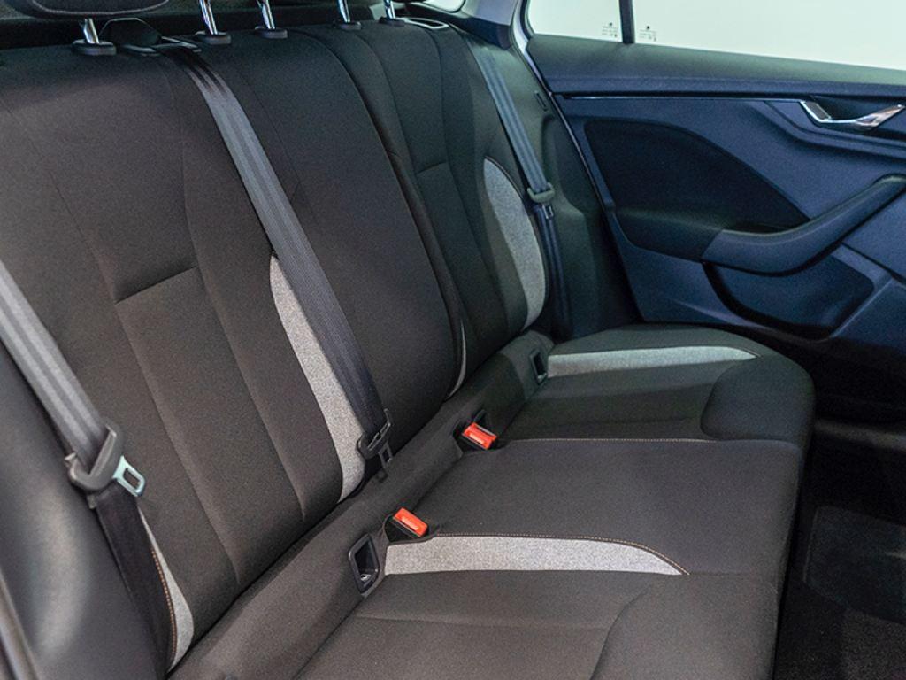 Skoda Kamiq 1.0 TSI Selection DSG 85 kW (115 CV) - 5