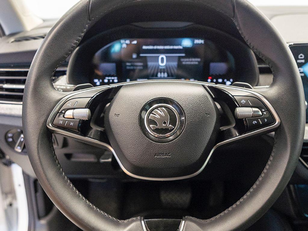 Skoda Kamiq 1.0 TSI Selection DSG 85 kW (115 CV) - 8