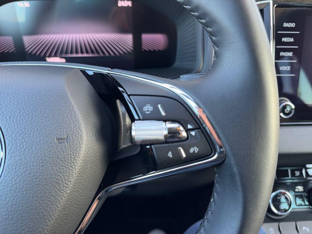 Skoda Karoq 1.5 TSI ACT Selection DSG 110 kW (150 CV) - 9