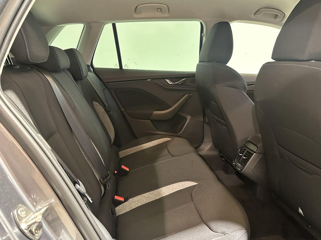 Skoda Kamiq 1.0 TSI Selection DSG 85 kW (115 CV) - 5