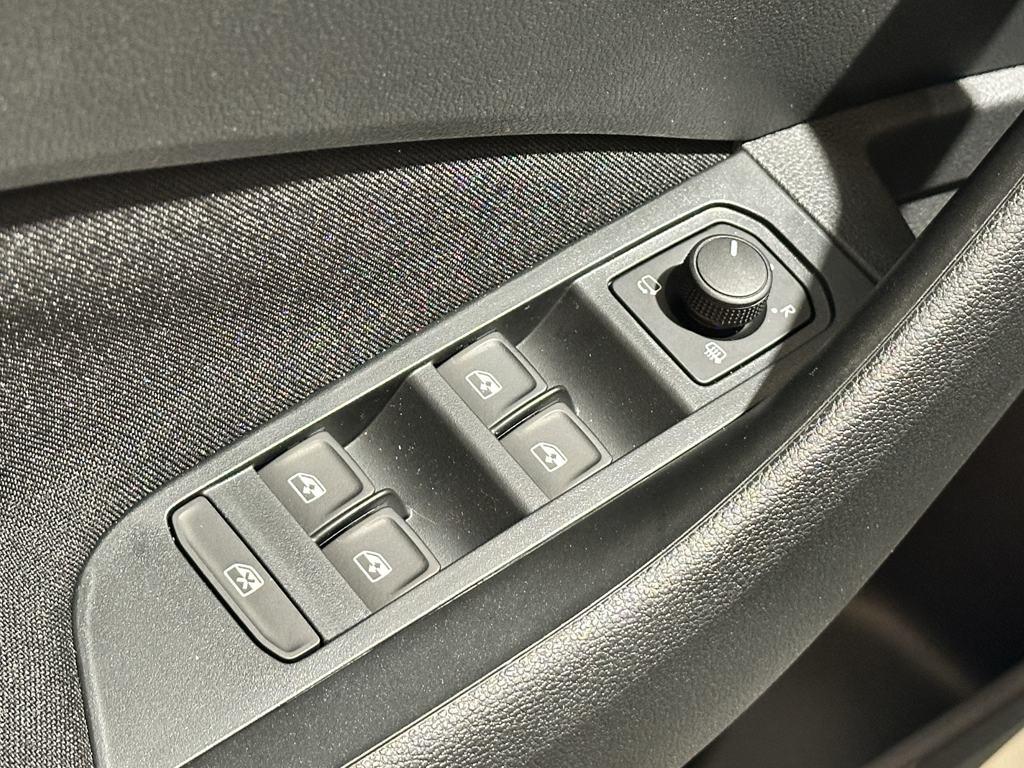 Skoda Kamiq 1.0 TSI Selection DSG 85 kW (115 CV) - 9