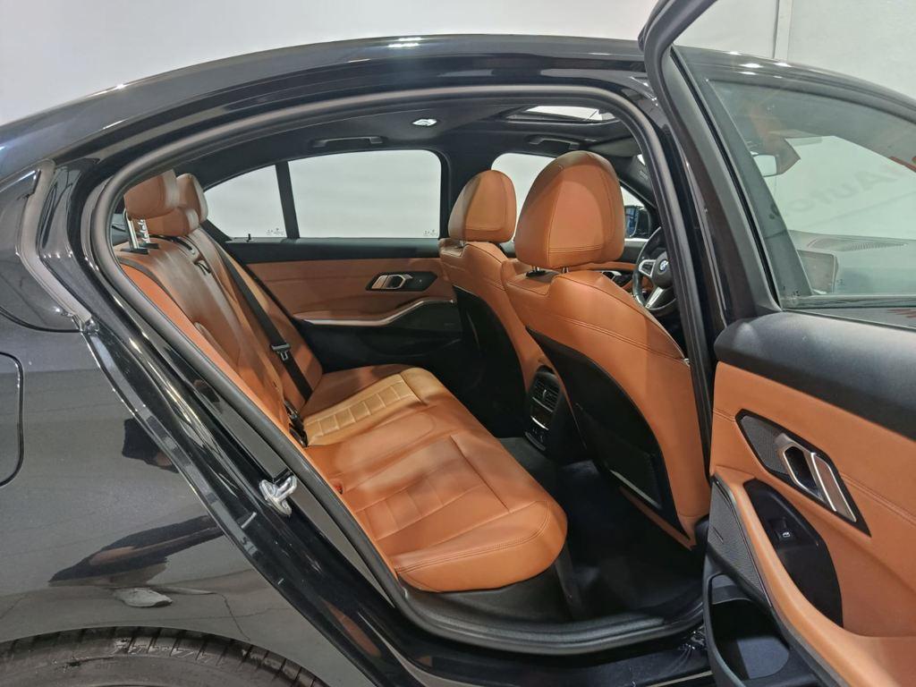 BMW Serie 3 320d 140 kW (190 CV) - 5