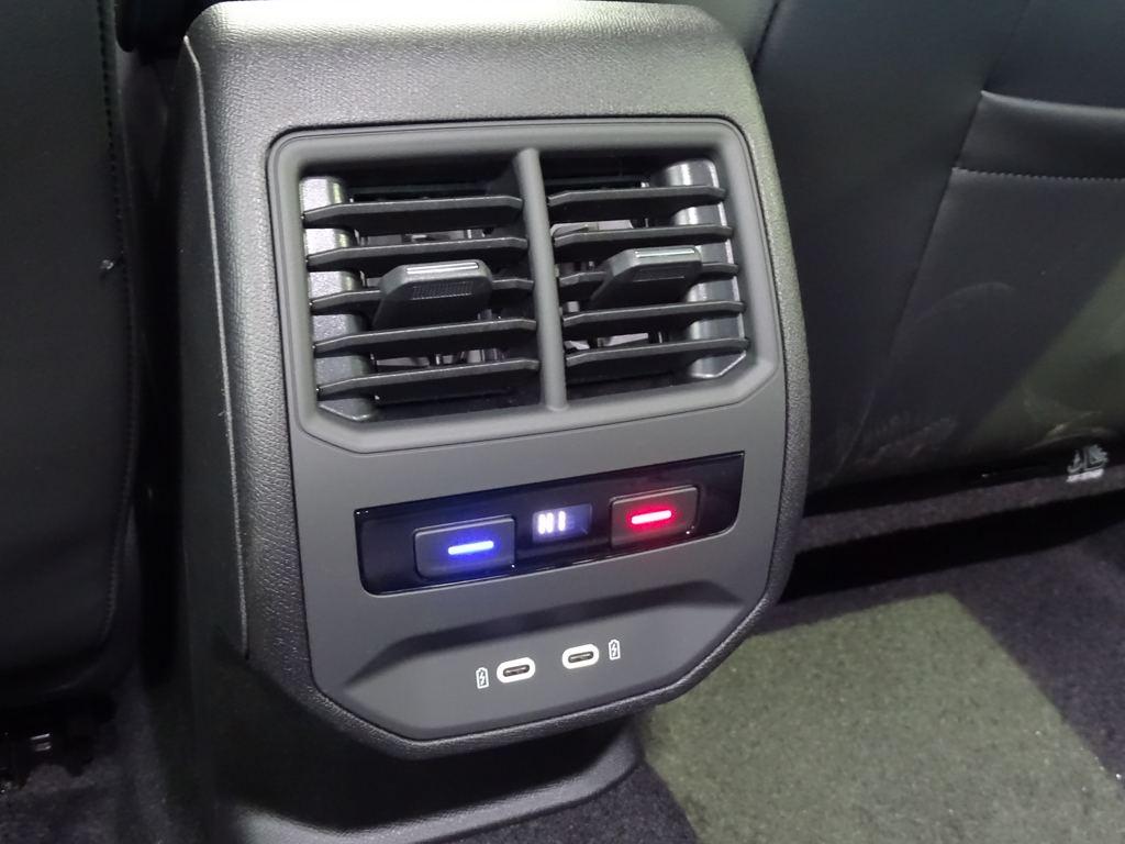 SEAT León 1.0 TSI S&S Style XL Vision 81 kW (110 CV) - 10