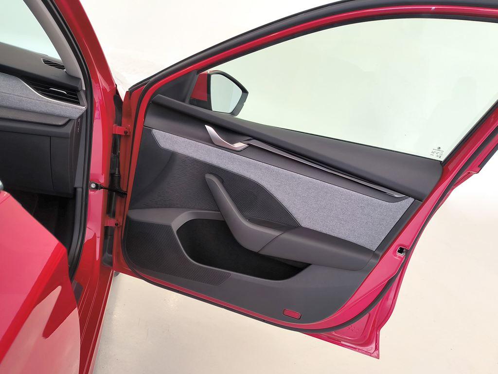 Skoda Octavia Combi 2.0 TDI Design DSG 110 kW (150 CV) - 14