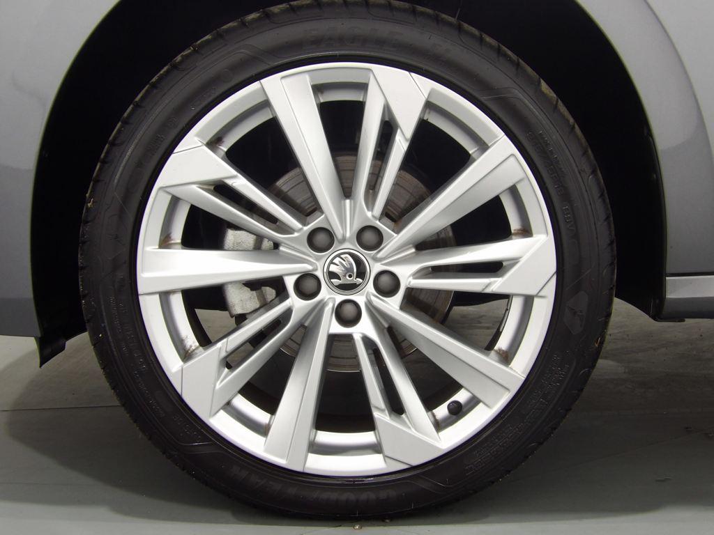 Skoda Kamiq 1.5 TSI Design DSG 110 kW (150 CV) - 7