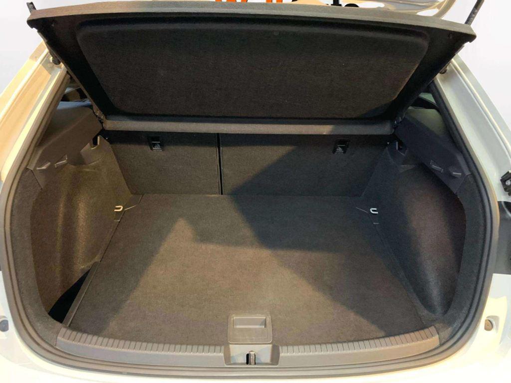 Volkswagen Taigo R-Line 1.0 TSI 85 kW (115 CV) DSG - 6