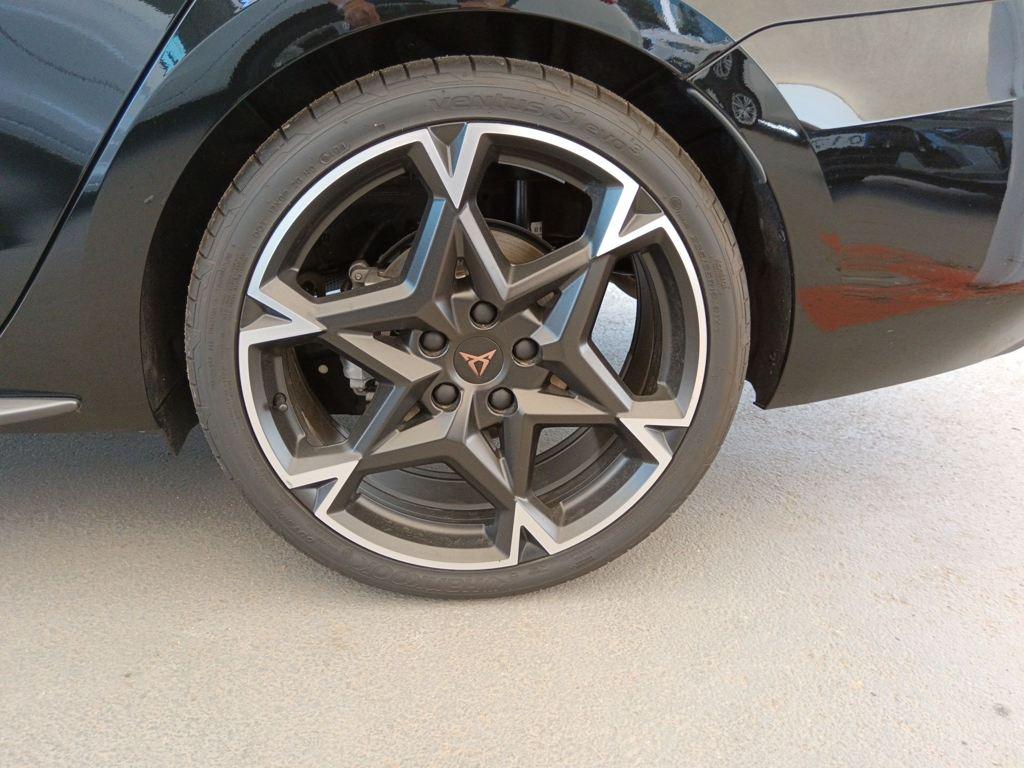 CUPRA Leon Sportstourer 1.5 eTSI DSG 110 kW (150 CV)  - 7