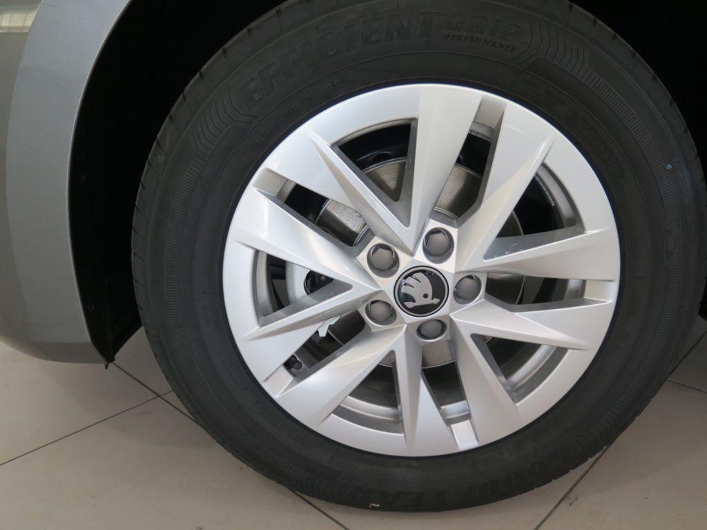 Skoda Fabia 1.0 TSI Design 70 kW (95 CV) - 7