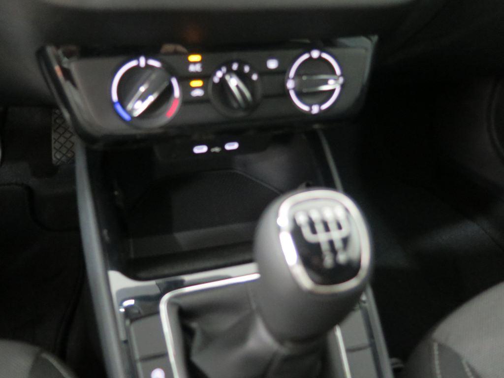 Skoda Fabia 1.0 TSI Design 70 kW (95 CV) - 10