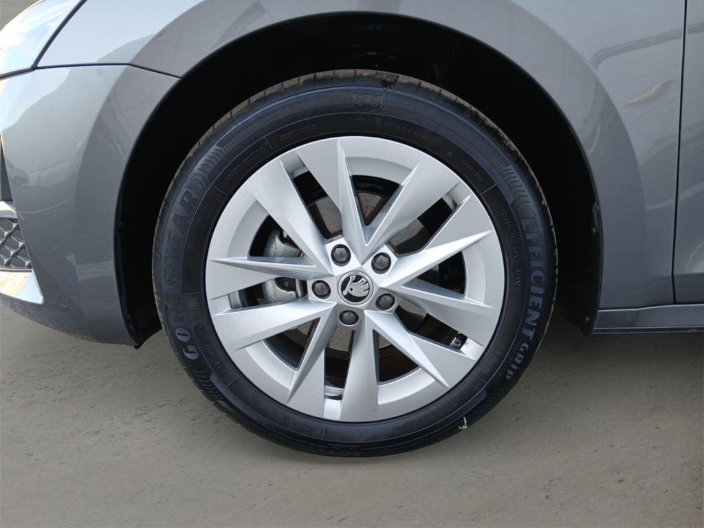 Skoda Octavia Combi 1.5 TSI m-HEV Design DSG 110 kW (150 CV) - 7