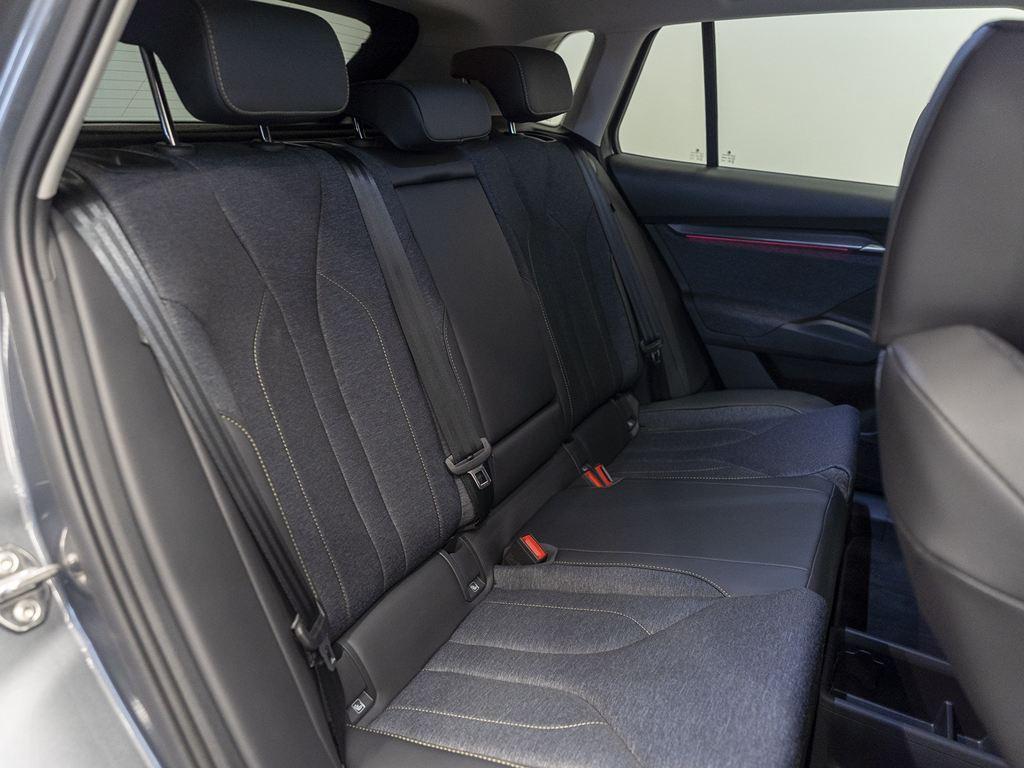 Skoda Elroq 60 63 kWh 150 kW (204 CV) - 5