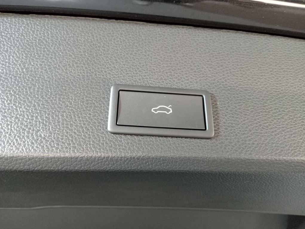 SEAT Ateca 1.5 TSI S&S FR Special Edition 110 kW (150 CV) - 8