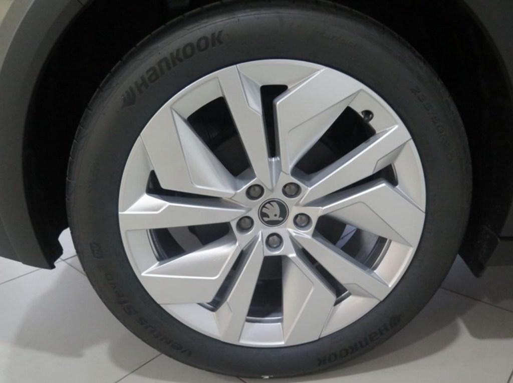 Skoda Elroq 60 63 kWh 150 kW (204 CV) - 7