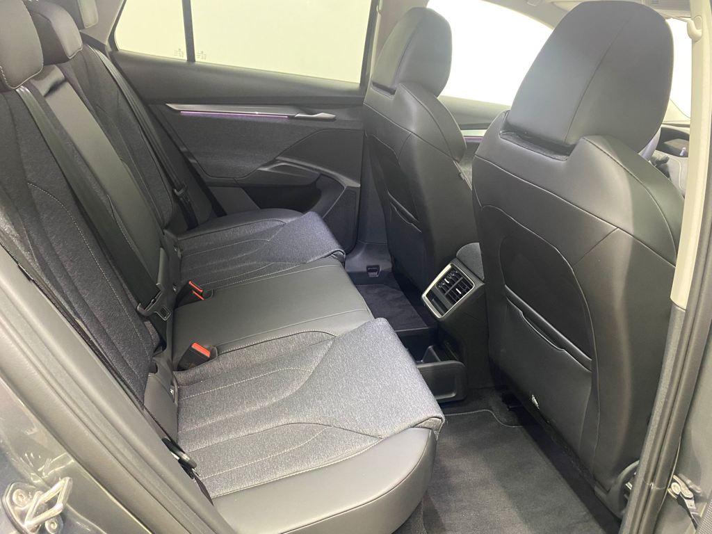 Skoda Elroq 60 63 kWh 150 kW (204 CV) - 5