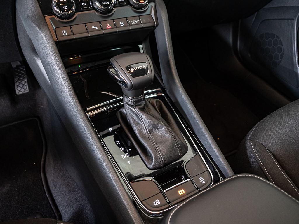 Skoda Karoq 1.5 TSI ACT Selection DSG 110 kW (150 CV) - 10