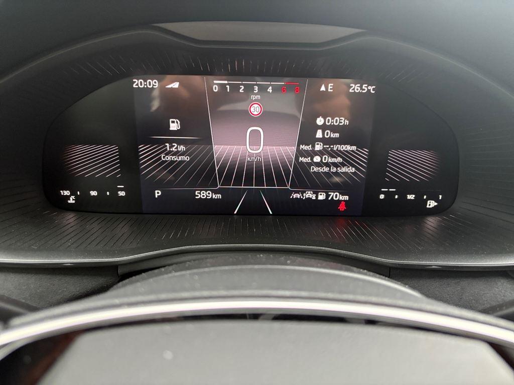 Skoda Kamiq 1.0 TSI Design DSG 85 kW (115 CV) - 9