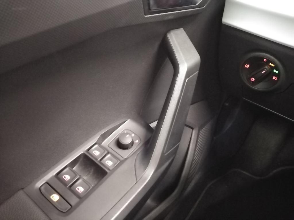 SEAT Arona 1.0 TSI Style XM 81 kW (110 CV) - 17