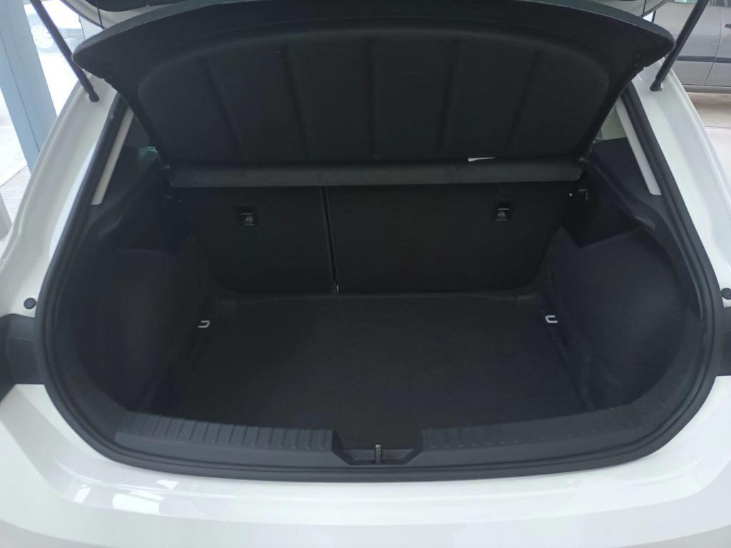 SEAT León 2.0 TDI S&S Style Go 85 kW (115 CV) - 6