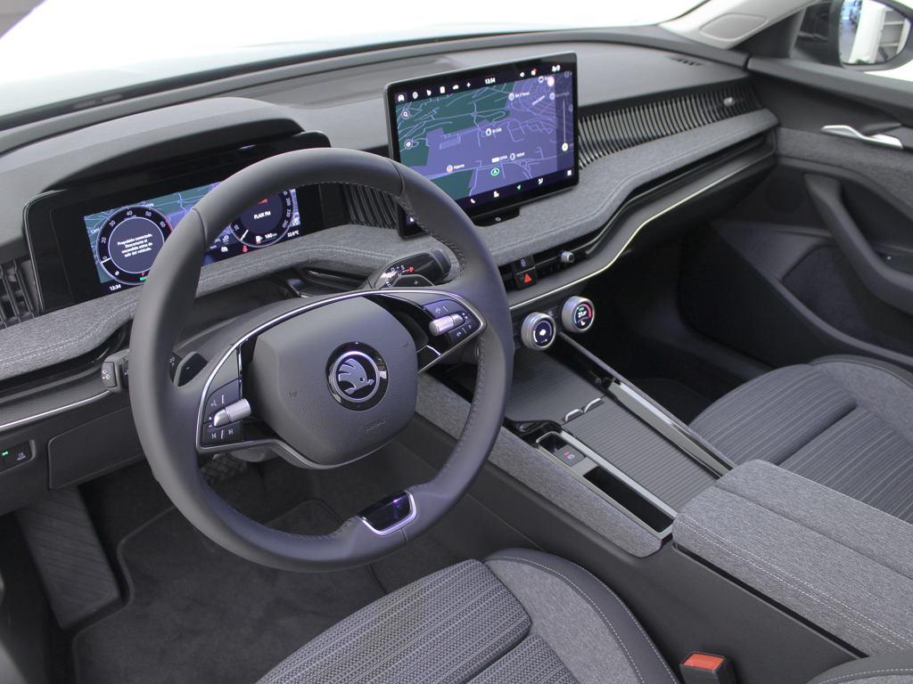 Skoda Superb Combi 1.5 TSI m-HEV Selection DSG 110 kW (150 CV) - 9