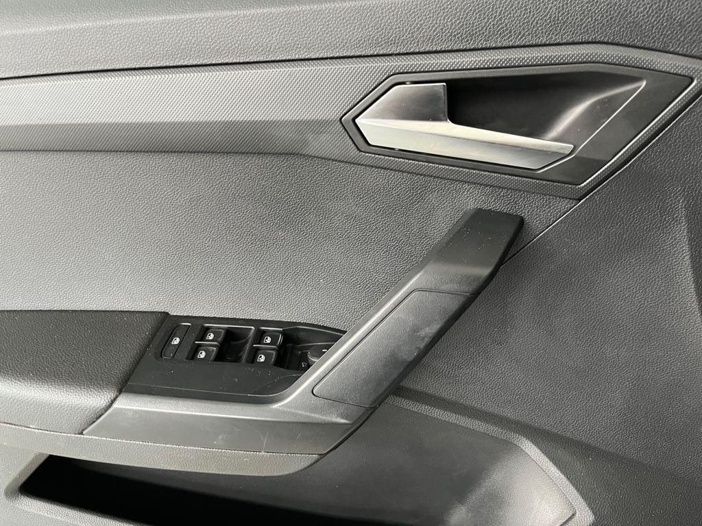 SEAT Arona 1.0 TSI Style XM 81 kW (110 CV) - 11