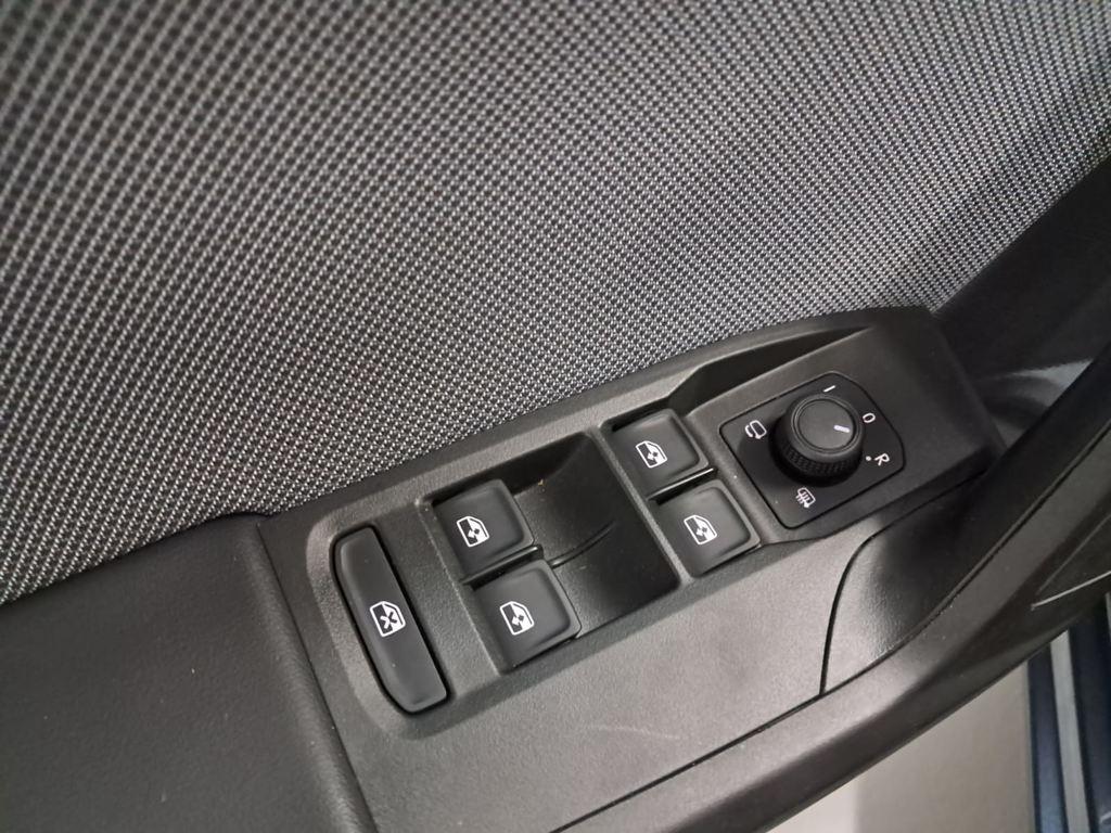 SEAT León 1.0 TSI S&S Style XL Vision 81 kW (110 CV) - 13