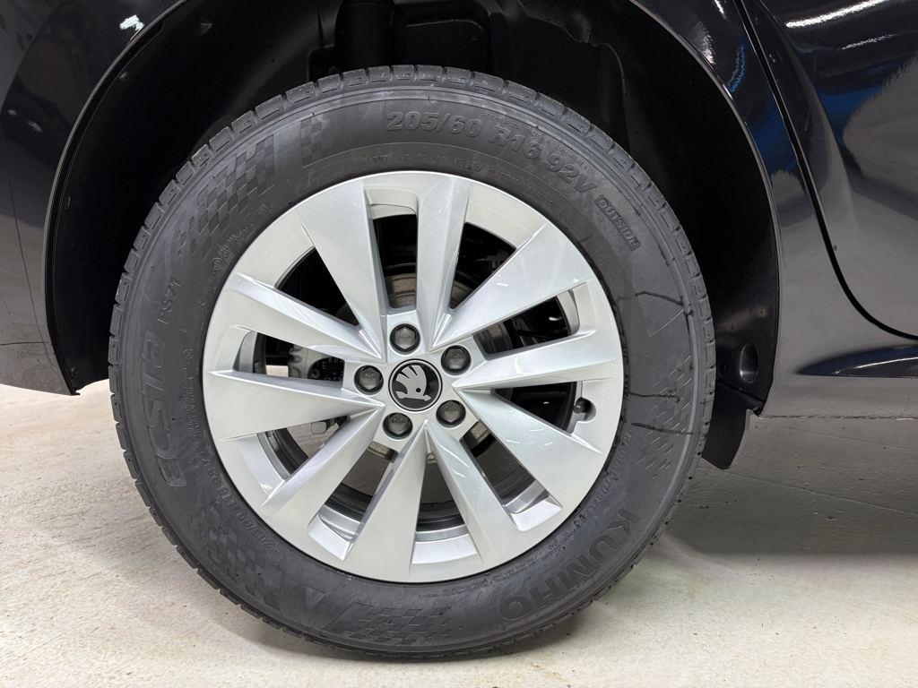 Skoda Kamiq 1.0 TSI Selection DSG 85 kW (115 CV) - 7